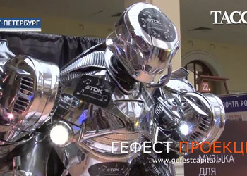 Робот Титан на Главпочтамте в Санкт-Петербурге